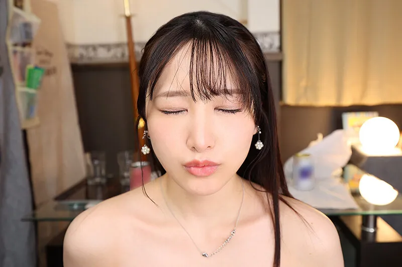 URVRSP-326 【VR】【8K VR】程よい距離感だった会社の同僚と、ワンナイトセックス めぐみ, スクリーンショット 3