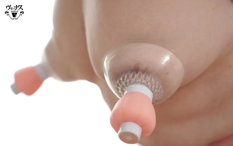 VENX-297 Mother's breasts feel so good from endless nipple play that she can't refuse her son's creampie Chisa — Chisato Shoda, screenshot 2