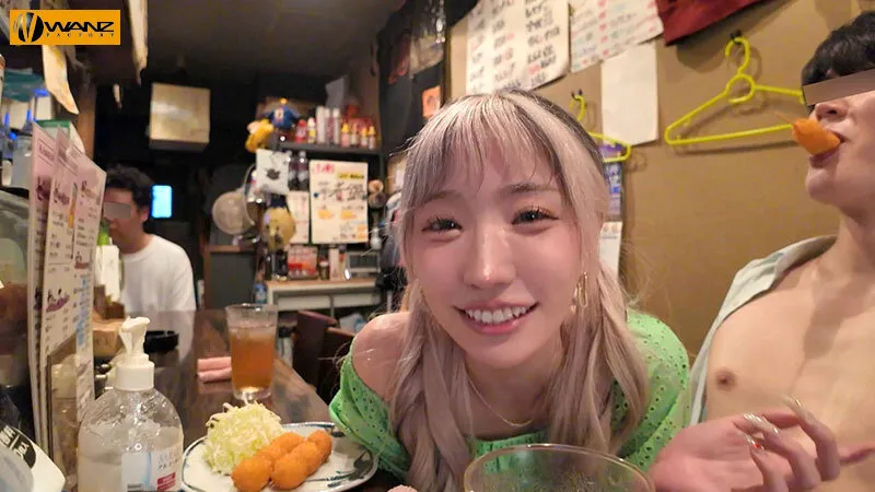WAAA-594 \"Don't cum until I say it's okay?\" She grabs a masochistic man and jacks his nipples! A handjob, te — Haruyo Mocha, screenshot 5