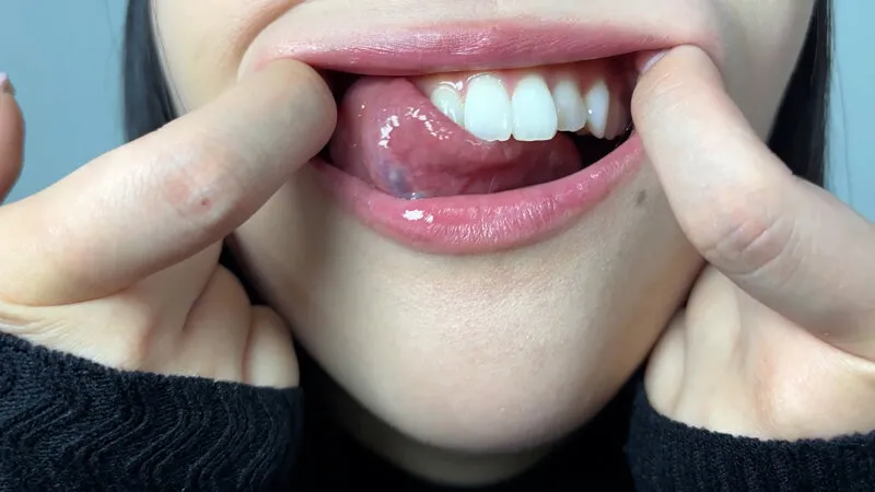 NKO-700002 Long tongue! A look inside Misuzu-chan's mouth., screenshot 5