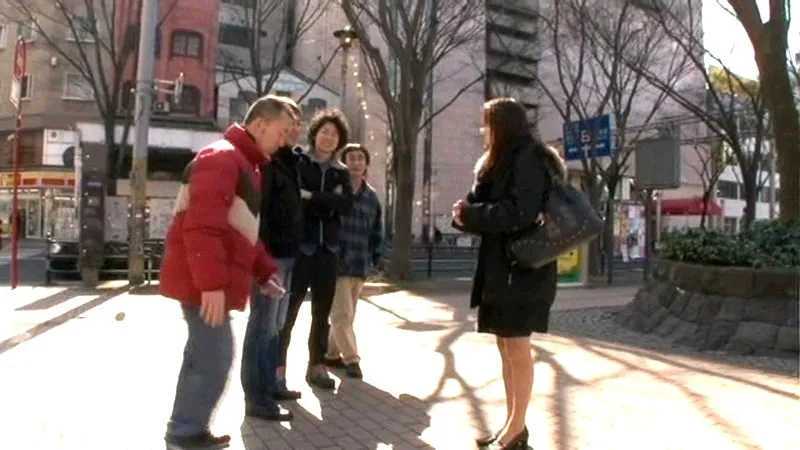 DSE-801 This Is A Real Mature Woman Kneeling For Mercy. Creampie Picking Up Girls In Chiba Sakae City., screenshot 2