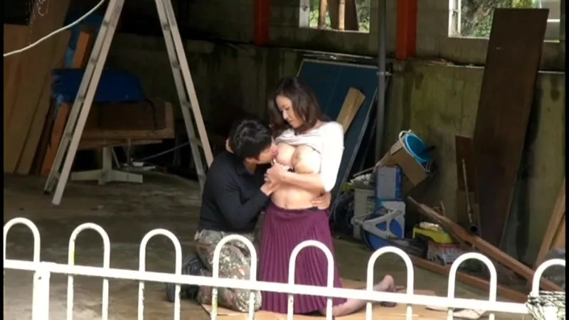 UGUG-053 Homeless Mothers and Sons Desire Each Other's Body!, screenshot 5