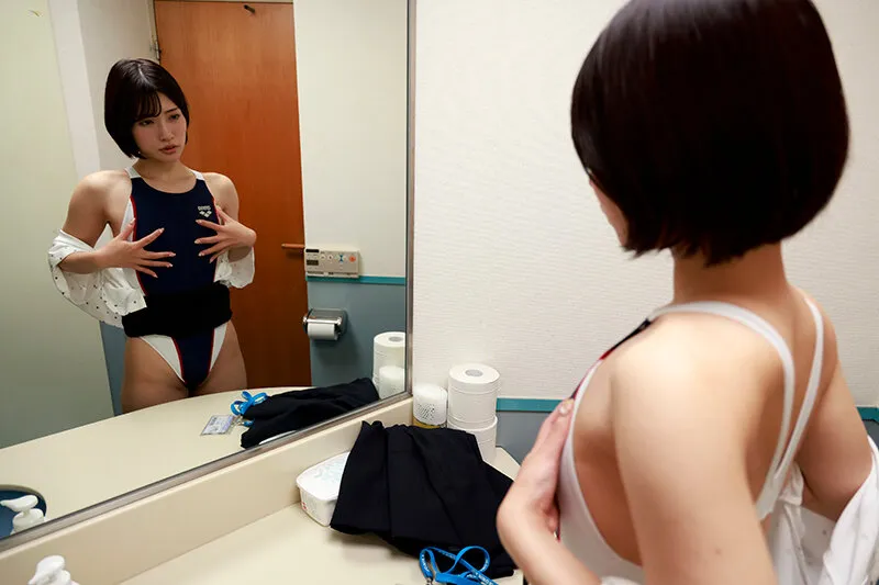 AKDL-365 「私、競泳水着好きでごめんなさい…」 いつも競泳水着を着て興奮しています 服の下に水着を着て働くOL 宮城りえ — 宮城りえ, スクリーンショット 6