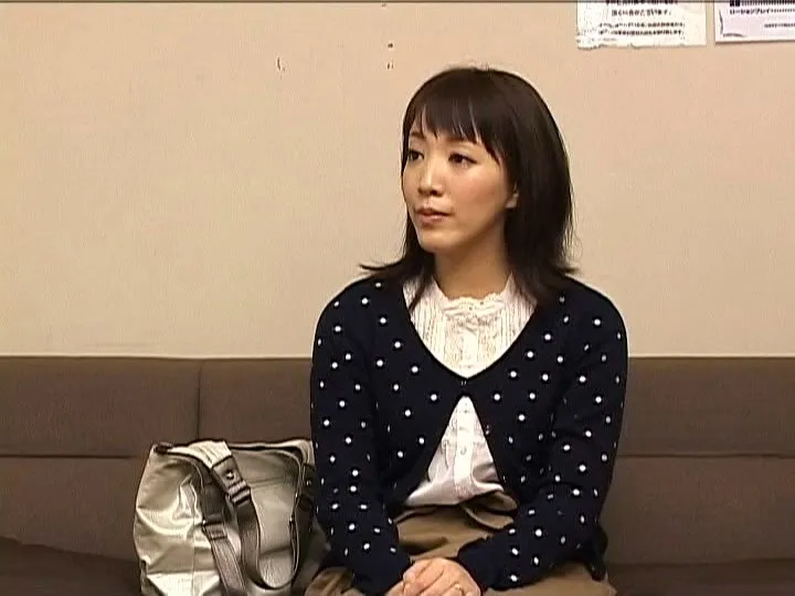 BKSP-320 Na?ve Housewife's First Japanese Brothel Interview 17, screenshot 2