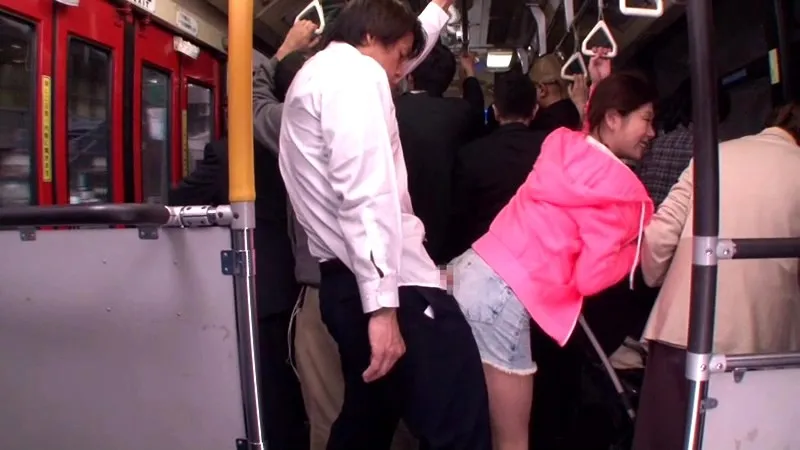DANDY-333 "Fucking MILFs on the Bus in Tight Skirts." vol. 2, screenshot 4