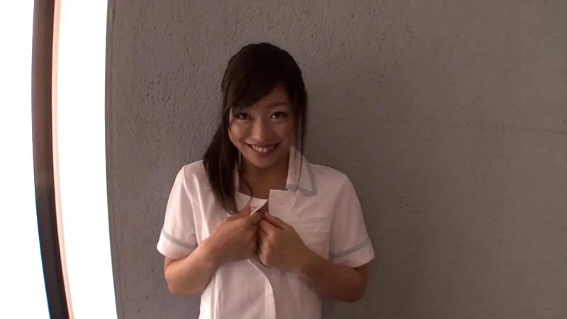 DVDES-712 あなたの街で噂の看板娘特集!街撮り即交渉で着衣セックス!お昼休みの美人素人歯科衛生士ナンパ, スクリーンショット 1