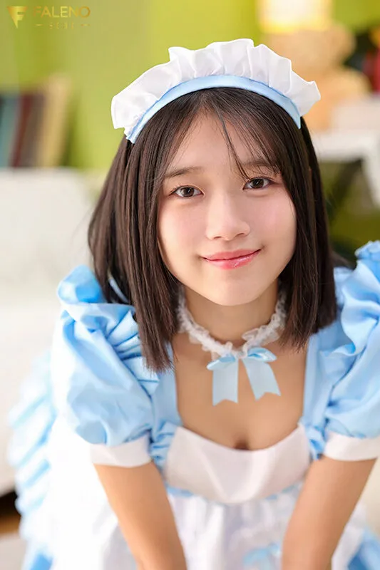 FNS-160 Even though it's a no-nonsense store, the devilish maid reflexology girl Sana Ikuta will provoke you a — Sana Ikuta, screenshot 1