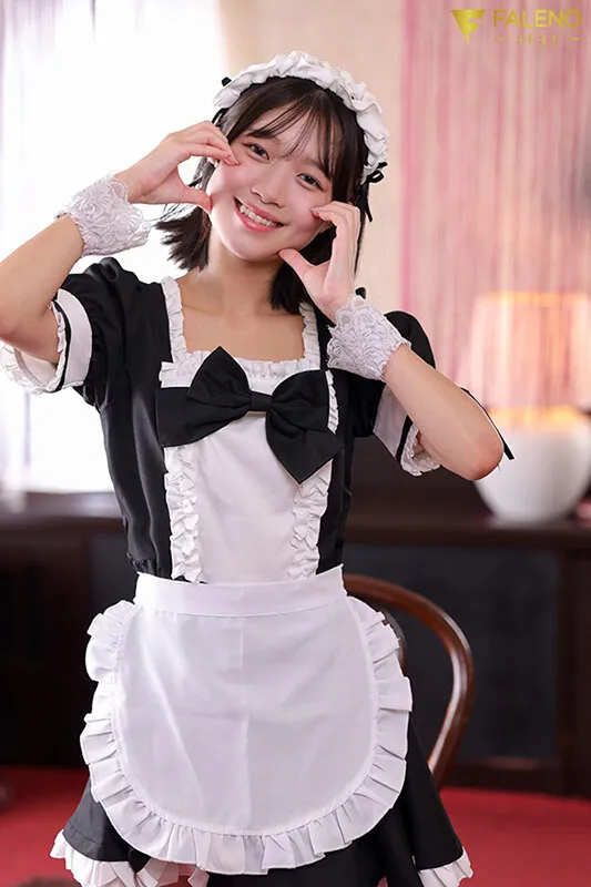 FNS-160 Even though it's a no-nonsense store, the devilish maid reflexology girl Sana Ikuta will provoke you a — Sana Ikuta, screenshot 3