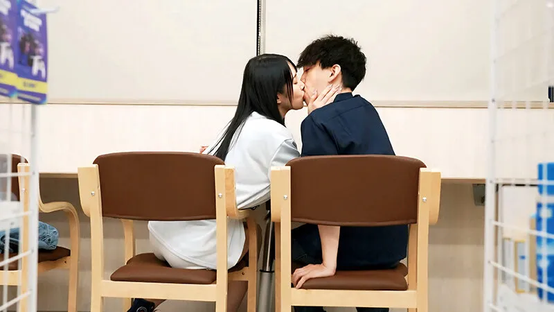 FTHTD-166 She likes to have sex in the back of a convenience store and is having an affair. - Saa Futaba — Saa Futaba, screenshot 5