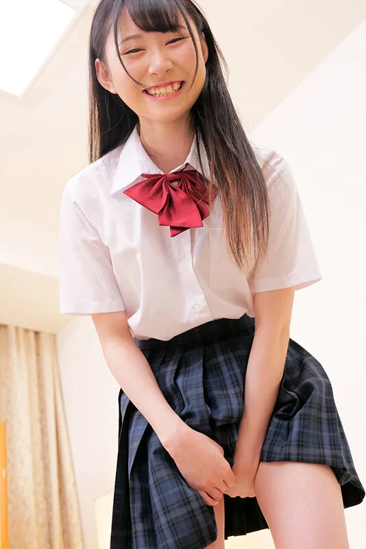 IENFH-31502 男女の友情は成立するのか!? 女子校生限定! ラップ1枚隔てて男友達チ○ポに素股体験させちゃいました♪ りかちゃん, スクリーンショット 2
