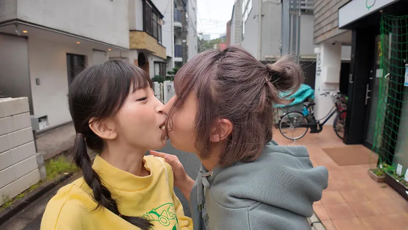 MLN-001 ハメ撮りレズH ボンビーガールな大学生!「アタシと…ちょっとエッチな配信してみない?」生活費と親友のココロを手に入れる方法 冬愛ことね 北城希 — Nozomi Kitajo, 冬愛ことね, 北城希, スクリーンショット 1