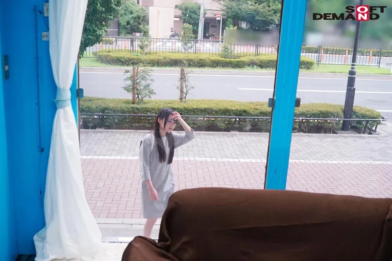 MMGH-017 Mai (19 Years Old) Occupation: Apparel Shop Girl The Magic Mirror Number Bus Quickie Sex With A 150cm — Rika Tsubaki, screenshot 2