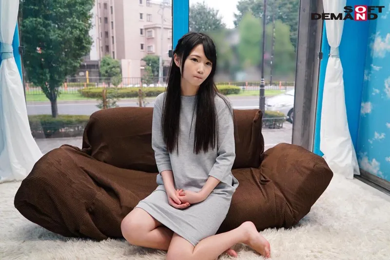 MMGH-017 Mai (19 Years Old) Occupation: Apparel Shop Girl The Magic Mirror Number Bus Quickie Sex With A 150cm — Rika Tsubaki, screenshot 4