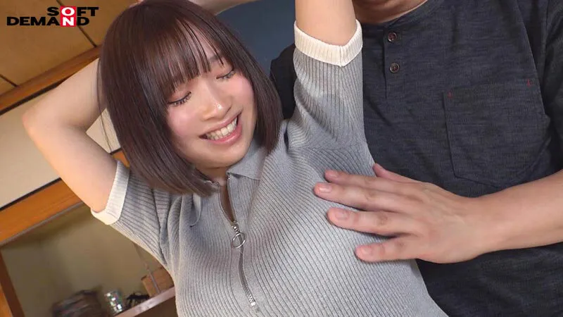 MOGI-159 "I'm really bothered by how much I sweat..." Hidden camera footage of sweat dripping from her armpits — Ishikawa Kurumi, screenshot 3