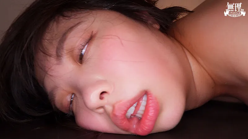MURIKURI-005 Impregnable defenses are brutally destroyed! A strict, big-breasted massage girl who only provide, screenshot 10