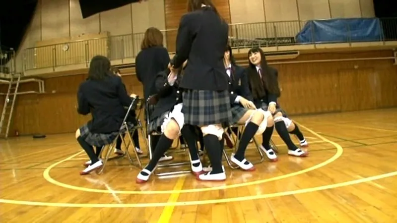 SDMT-382 School girls in below-the-knee pants, screenshot 6