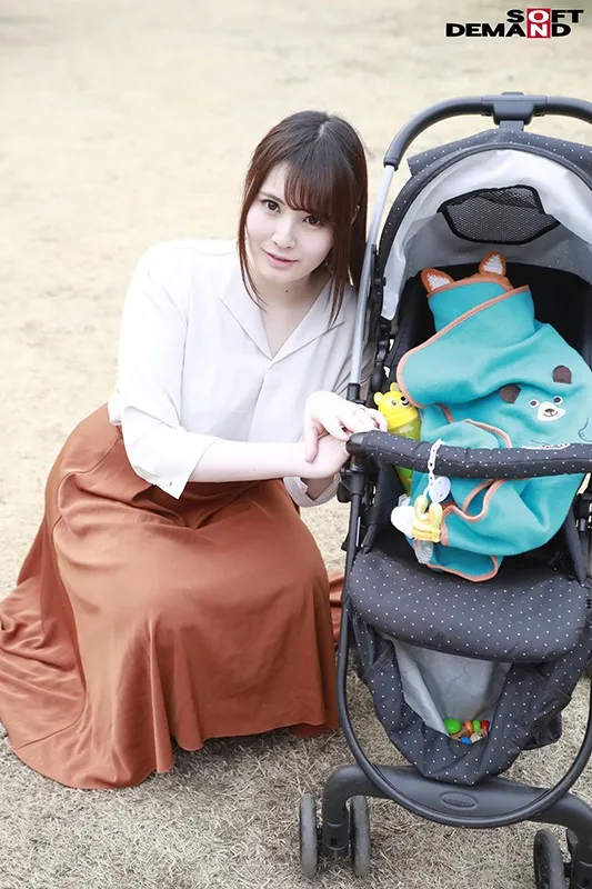 SDMU-836 The Magic Mirror Number Bus Kind Hearted Mamas Give Frottage Service To Lonely Men Whose Wives Won't , screenshot 1