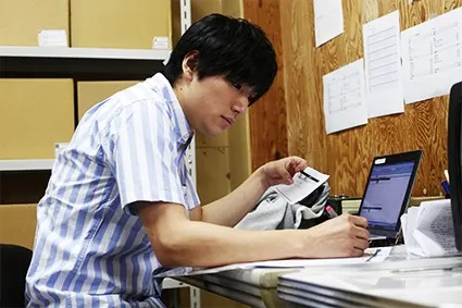 SILK-102 To The Convenience Store! — Ren Fukusaki, Satori Fujinami, Yuma Koda, screenshot 4