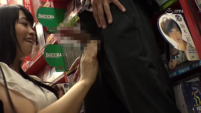 SW-519 This Elder Sister Deliberately Pretended To Walk Into This Adult Toys Shop By Mistake!! When She Starts, screenshot 5