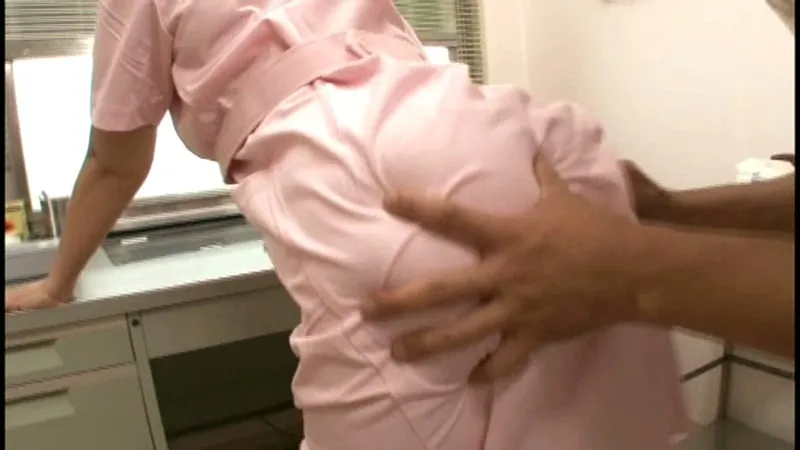 EMAZ-035 息子に抱かれた看護士の母 岩下ちづる — 岩下千鶴, スクリーンショット 4