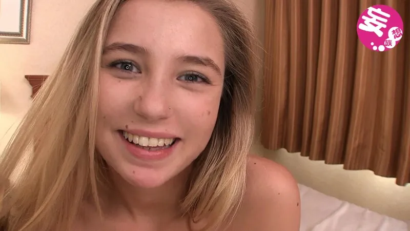 HIKR-112 ロスでナンパした天真爛漫なキス大好き女子大生があまりにも可愛すぎて密着ラブラブ汗だくSEXをプレゼントしたら滝のような唾液イラマでお返ししてくれました。キャロライン(22歳), スクリーンショット 1