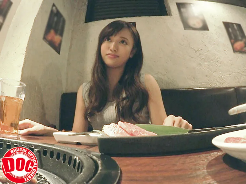 MGT-015 Picking Up Girls And Dining On A Meat-Eating Girl For One! Does A Meat-Loving Girl Like To Have Meat-E, screenshot 1