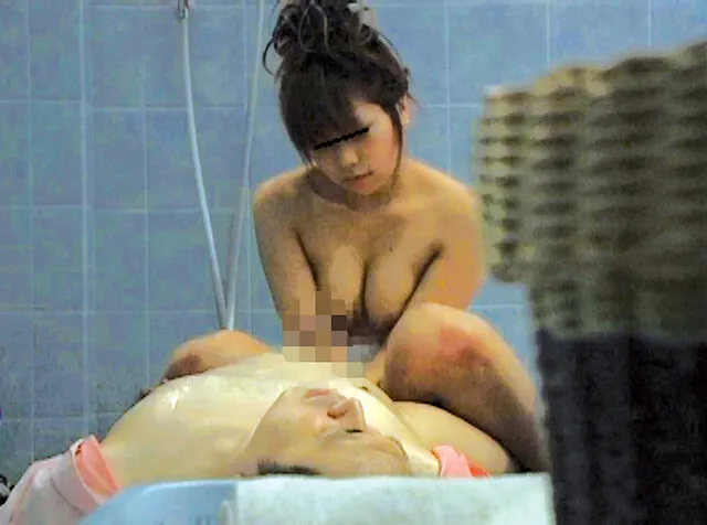 UTA-047 Look For A Real Slut! We Secretly Peeped At A Slut Who Is In A Massage Parlor., screenshot 5