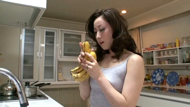 VENU-155 Fakecest Sexy Ass Mama — Yu Kawakami, screenshot 3