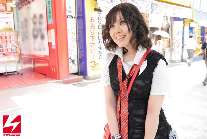 NNPJ-041 No Way - The Beautiful Girl We Picked Up In Akihabara Is A Real Celebrity?! 19-Year-Old Chigusa Akimo, screenshot 1