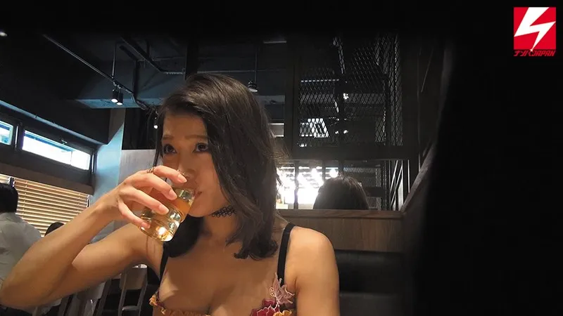 NNPJ-405 強気なギャルを酔わせて、『ホテルでパコパコ!』するつもりが…形勢逆転!!喉奥まで丸呑み!?濃厚イラマにチ○ポが大炎上!ひなちゃん(年齢非公開), スクリーンショット 2