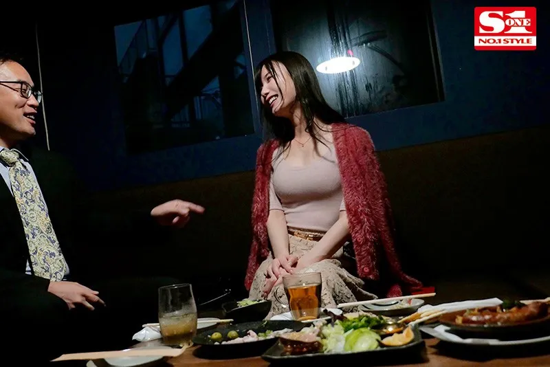 SSNI-980 小悪魔系パパ活女子 お金の為だし彼氏一番な私が、中年オヤジに愛嬌を振りまいてSEXする一部始終。坂道みる — 坂道みる, スクリーンショット 3