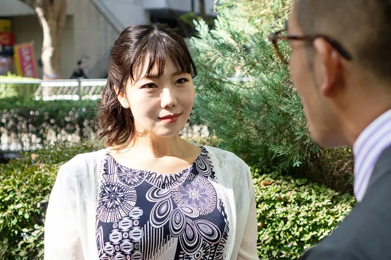 DHT-231 Picking Up First-Rate MILFs - Beautiful Mature Creampie Sex JAPAN - Ms Minami, Age 40, screenshot 1