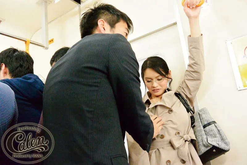 XVSR-041 Mei Kazama Fucked on the 7:15 Train — Mei Kazama, screenshot 1