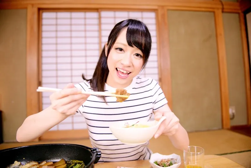 DPVR-020 【VR】もしも桐山結羽が僕の奥さんだったら… — 桐山結羽, 西園寺美緒, スクリーンショット 1