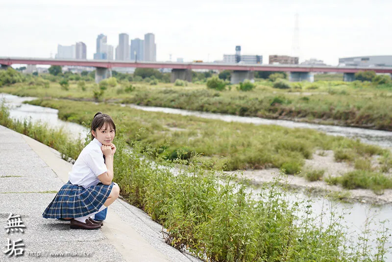 MUDR-370 Pure and innocent. The highest level of innocence in history. A once-in-a-decade talent, a beautiful — Hina Satsuki, screenshot 1
