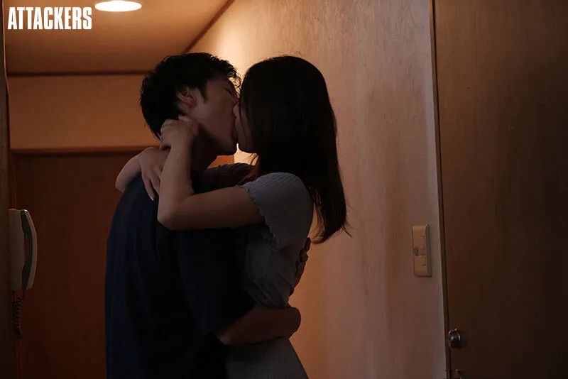ADN-556 I'm having sex with my stepson. - Natsume Saiharu — Iroha Natsume, screenshot 5