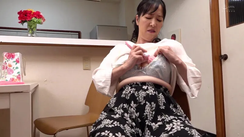 AED-255 play: Ejaculating inside the vagina of a mother in her fifties - Kanako Narita - Narita Kanako — Narita Kanako, screenshot 1