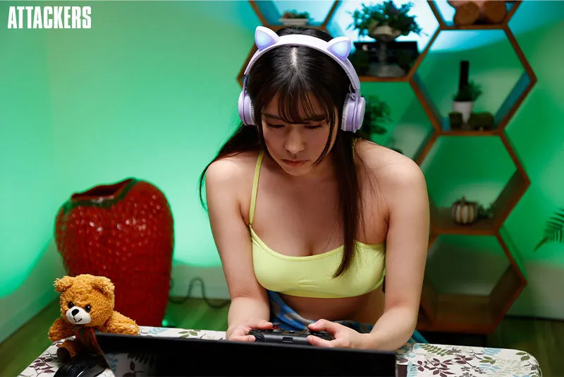 ATID-565 A Female Gamer Who Was Violated By Her Little Brother Online Commentary, Live play Delivery Hanon Ior — Iori Hane, 伊織羽音, スクリーンショット 1