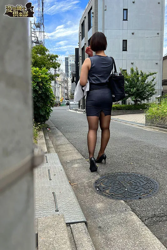 CLUB-865 会社のマジメ堅物オンナ上司(ムッツリスケベ)酔わせて媚薬盛ったら淫乱化デカ尻激ピストンにイキ潮吹きまくりキメセク盗撮映像 — 佐々木咲和, スクリーンショット 1