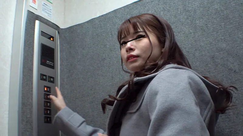 TUE-163 play video of a criminal breaking through an auto-lock, screenshot 2