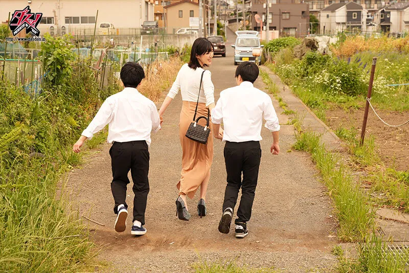 DASS-815 チビ童貞と巨女お姉さんの巨姦SEX 192cm巨乳デカ女降臨 タッパと尻のデカい女がタイプです。 辻井ほのか — Honoka Tsujii, 辻井ほのか, スクリーンショット 3