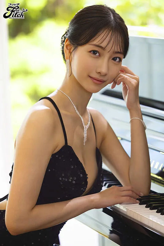 DEAB-006 The beautiful and talented pianist who caught the world's attention, Sumire Hayase, makes her AV debu — Sumire Hayase, screenshot 1