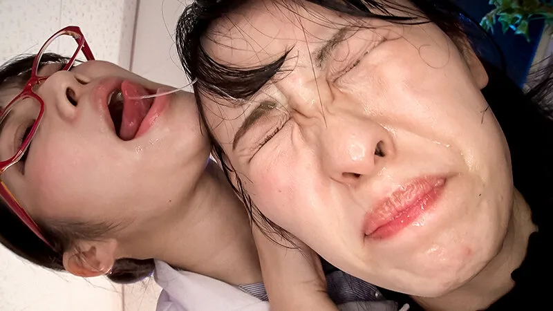 EVIS-530 Lewd, thick saliva spitting, face licking lesbians - Koharu — Akari Aizawa, Akari Aizawa, Hikaru Minazuki, screenshot 2