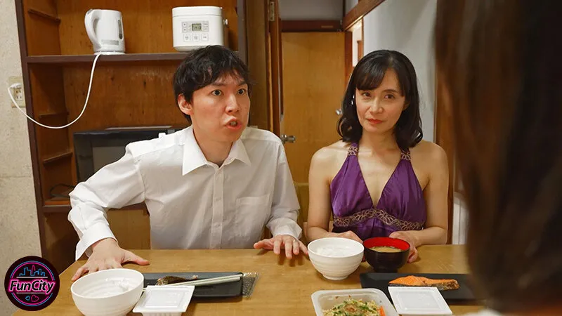 FJIN-050 Abnormal Izon Family My husband continues to suck the breasts of his sister, who has been a recluse f — Rieko Hiraoka, screenshot 1