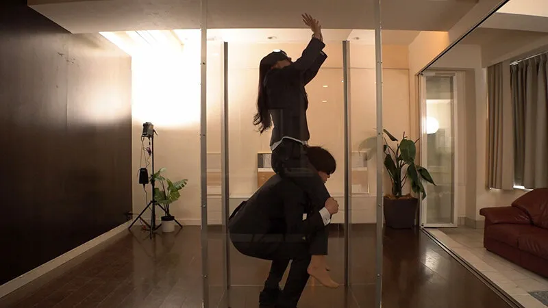 PTS-548 Amateur street-corner pickup experiment! Colleagues play a locked-room escape game! 10 million yen pri, screenshot 1