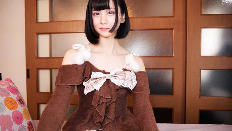 YAKO-087 The undisputed cutest crossdressing boy makes his debut! Hime (20 years old), a cosplayer who is secr, screenshot 1