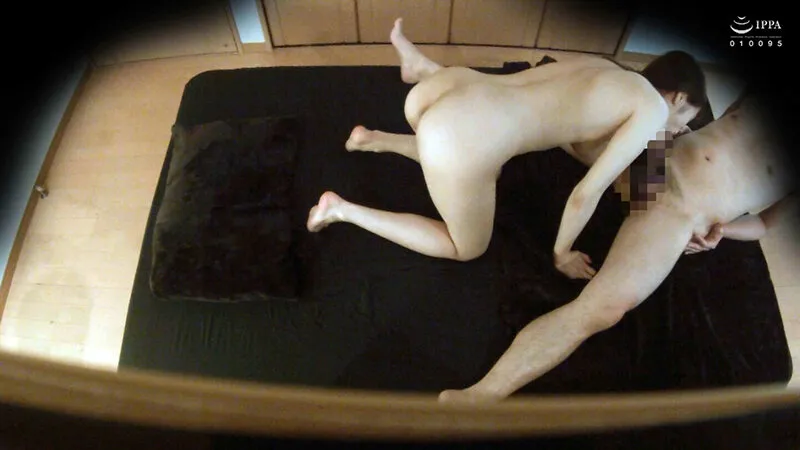 SMDY-079 A sexless body is super sensitive! Spread your legs wide open on the sofa or bed., screenshot 4