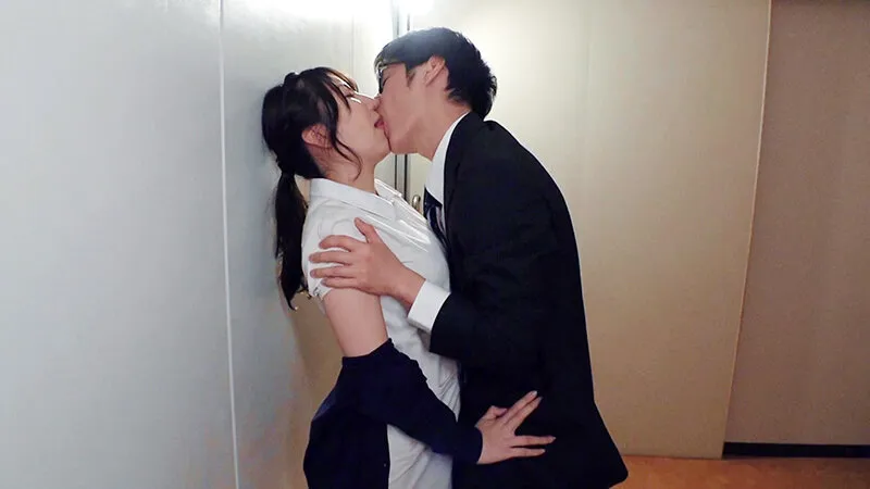 PYU-411 A devilish angel in a white coat sneaking into the gaps of my heart, screenshot 1