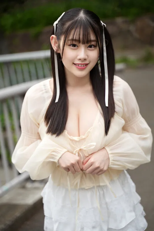 EROFV-340 Precocious G-cup uncle-loving girl's secret account activities, screenshot 1