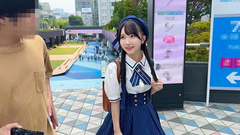 INSTV-688 Street snaps of cute girls walking around town, a real documentary of how they end up having sex Kan, screenshot 1